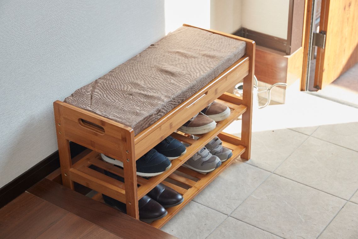 座ってしまえる竹製マルチラック