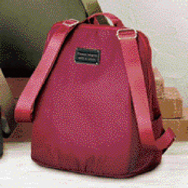 小ぶりで丈夫な軽量リュック　ワイン